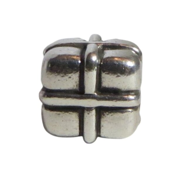 Pandora Christmas Wrapped Present Sterling Silver .925 Charm 790300 - Picture 3 of 6